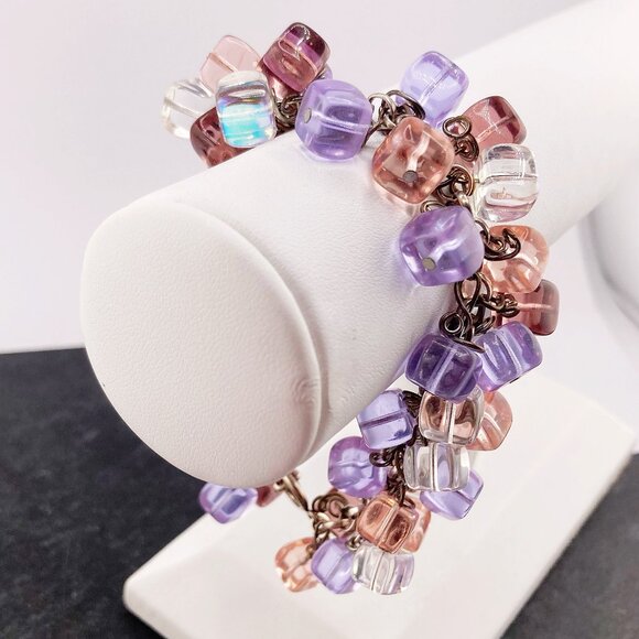 VINTAGE Purple and AB clear acrylic cube charm dangle bracelet ~ Cha-cha jewelry - Picture 3 of 9